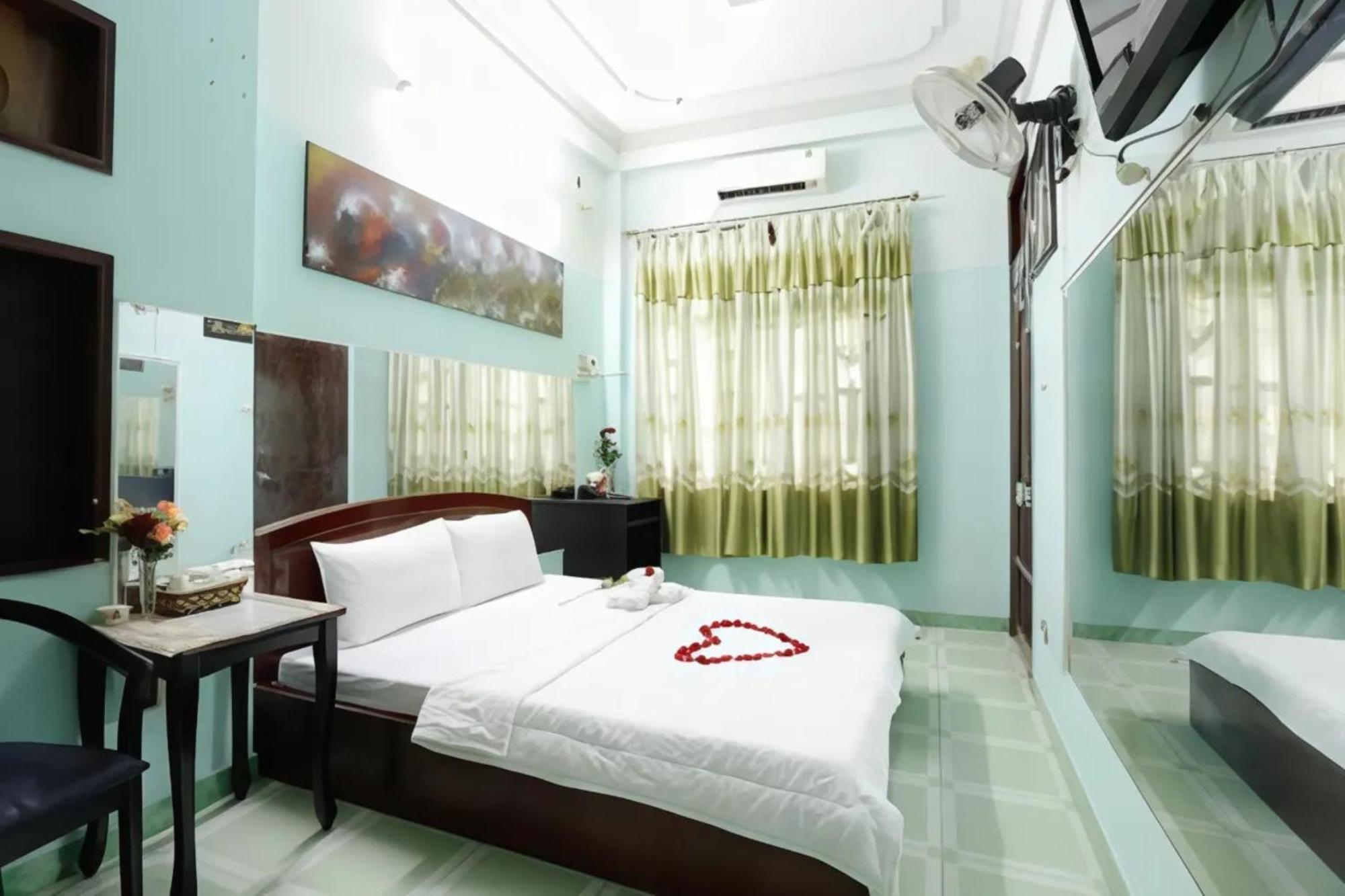 Hong Luc Hcm TP. Hồ Chí Minh